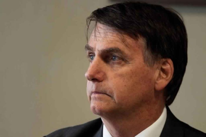 Bolsonaro cesa a un ministro y lidia con la primera crisis en su Gobierno