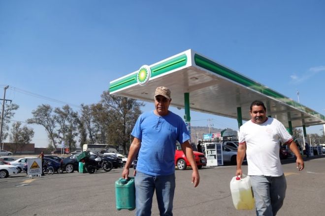 Desabastecimiento de gasolina por “huachicol”: por qué hay escasez de combustible en México y qué tiene que ver AMLO