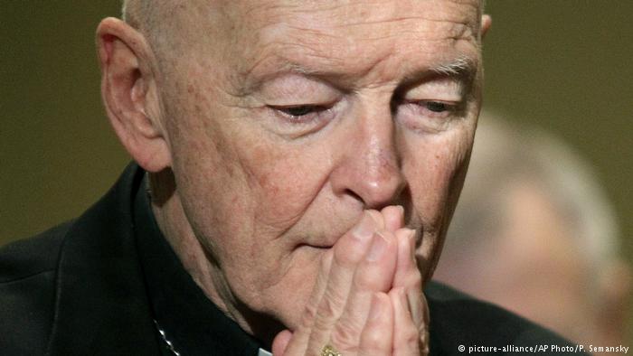 Vaticano expulsa a excardenal McCarrick por cargos de abuso sexual