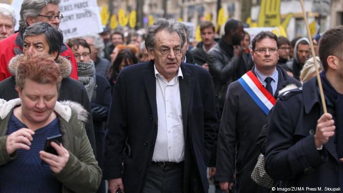 Critican a “chalecos amarillos” por insultos antisemitas y ataques contra policía francesa