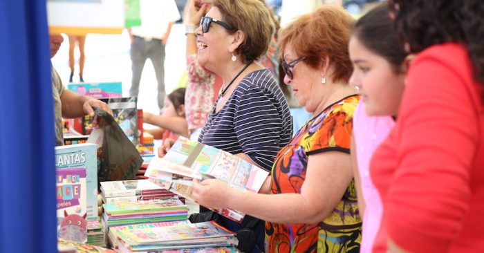 Feria del Libro de Ovalle en Plaza de Armas de Ovalle