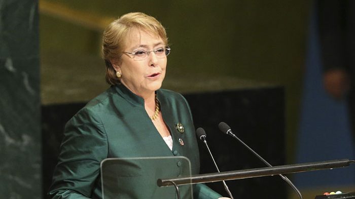 Encuesta sitúa a Bachelet entre los tres ex Mandatarios mejor evaluados de América Latina