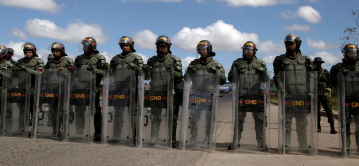 Ingreso de ayuda humanitaria en Venezuela podría usar la fórmula de la zona de exclusión de Libia