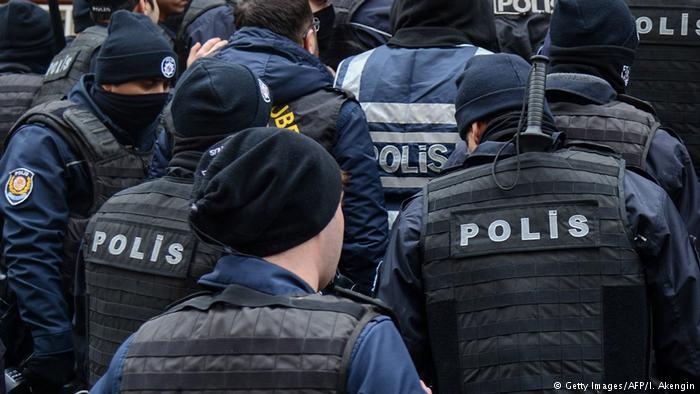 Fiscalía turca ordena la detención de casi 300 personas por participar en el golpe del 2016