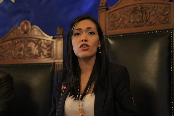 La presidenta del Senado de Bolivia renuncia a su nacionalidad chilena