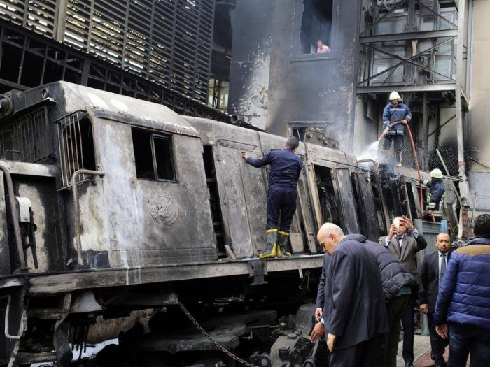 25 muertos y al menos 50 heridos dejo choque de trenes en Egipto