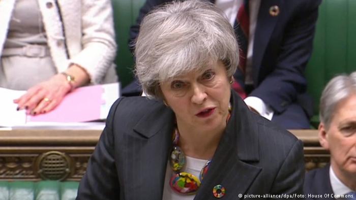 Theresa May pide “tiempo” para obtener un acuerdo sobre el “brexit”