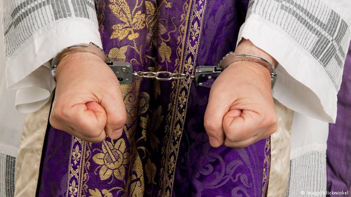 Cerca de 400 religiosos acusados de pederastia en el estado de Illinois