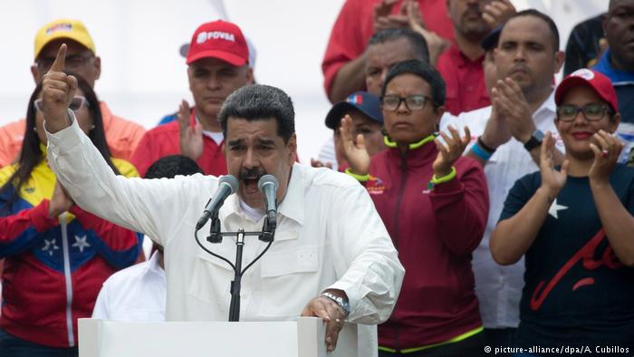 Venezuela: Maduro crea comisión para investigar «ciberataque»