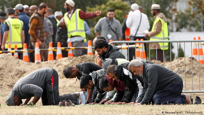Nueva Zelanda identifica las 50 víctimas del atentado y prohíbe venta de armas