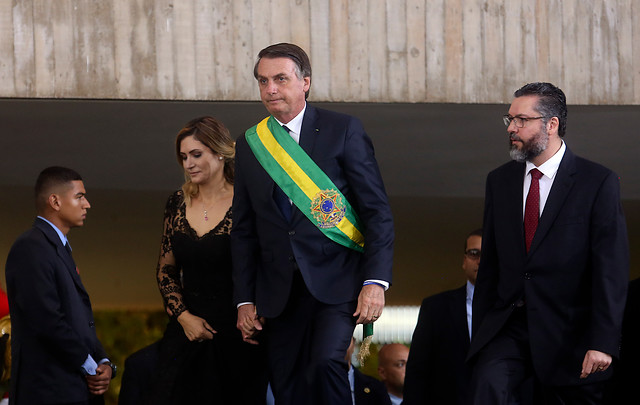 Visita de Bolsonaro tensiona clima político ante aumento de ausencias al almuerzo en su honor