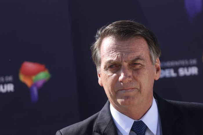 Sondeo ubica a Bolsonaro como el presidente peor evaluado de Brasil en el primer semestre de Gobierno