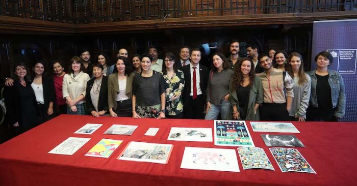 Ilustradores chilenos donan obras al Archivo de Láminas y Estampas
