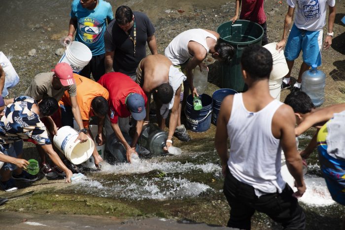 Caracas se vuelve sedienta a medida que la crisis energética detiene el abastecimiento de agua