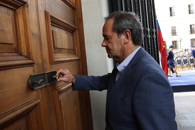 Allamand lanza un balde de agua fría al control de identidad de Piñera y advierte que tiene cero posibilidad de ser aprobado