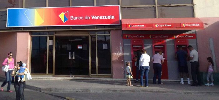 Estados Unidos sanciona a bancos venezolanos y a filiales en Uruguay y Bolivia