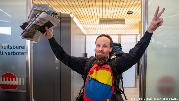 Billy Six, el periodista liberado en Venezuela, vuelve a Alemania