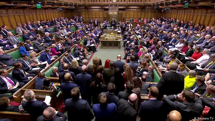 Parlamento británico vota en contra de todas las alternativas para el «brexit»