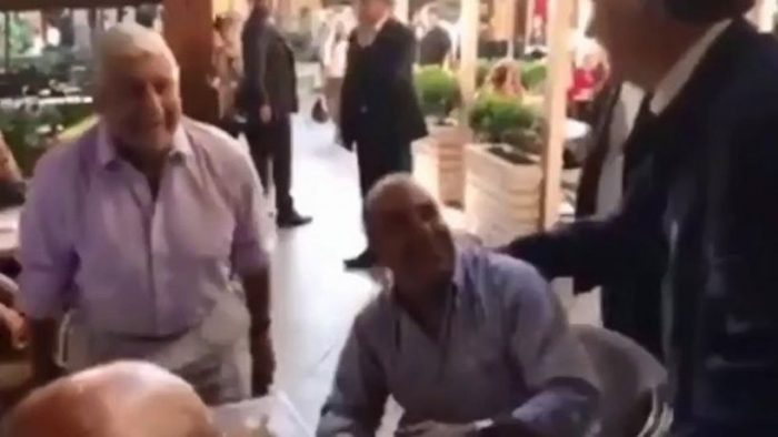 ¡Bravo presidente!: el fugaz encuentro entre Jair Bolsonaro y Checho Hirane en un mall de Las Condes
