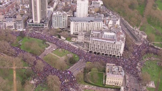 Brexit: la marcha masiva en Londres para pedir que la población tenga la decisión final sobre la salida de Reino Unido de la Unión Europea