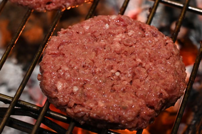Nestlé se une a la carrera para conseguir hamburguesas sin carne