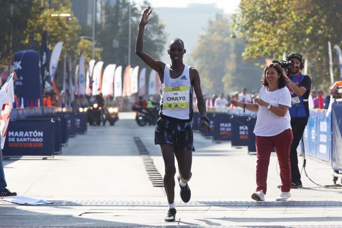 El keniano Jacob Kibet gana la maratón de Santiago con superioridad