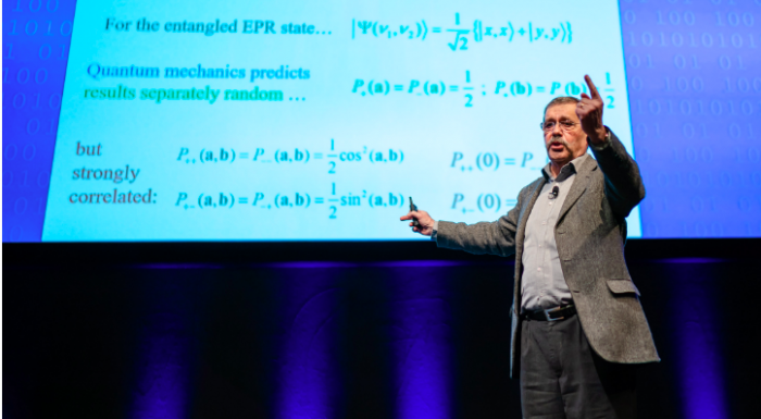 Siga en vivo la charla «El error fantasmal de Einstein» del físico Alain Aspect, quien conversará con el editor de El Mostrador Héctor Cossio