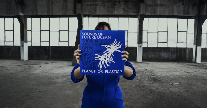 Álbum recrea sonidos del océano utilizando desechos plásticos retirados de las costas