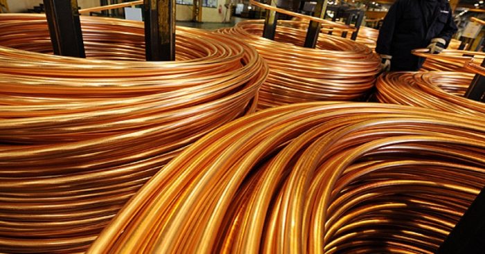¿Nos ponemos a rezar?: exportaciones de cobre caen 10% y Gobierno asume que los «Tiempos Mejores» no son inmediatos