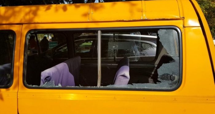 Detienen y sancionan a carabinero que vivió «día de furia» tras chocar con un furgón escolar lleno de niños en Cañete