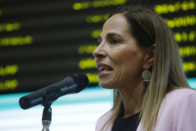 Ministra Isabel Plá se refiere a caso de la mujer que perdió un ojo por el impacto de una bomba  lacrimógena: “Nunca vamos a poner en duda la versión de una mujer”