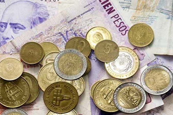 Argentina vive un «miércoles negro» con el dólar y prima de riesgo disparados