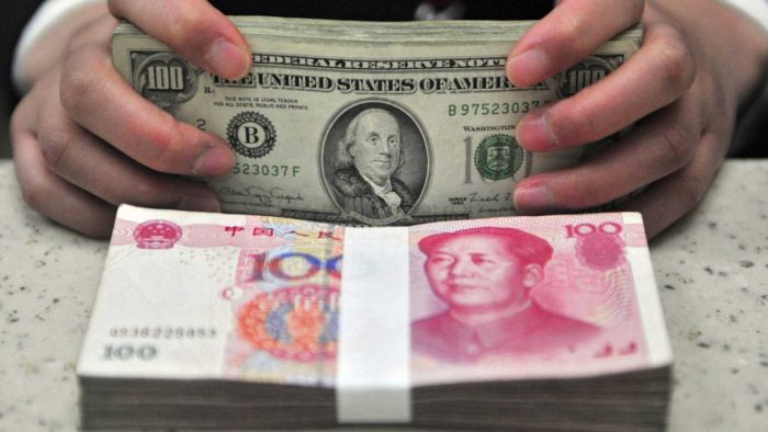 Qué significa que China deprecie el yuan a su nivel más bajo en 11 años (y cómo afecta a las economías latinoamericanas)