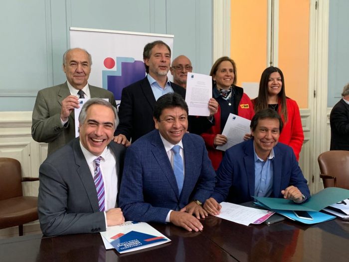 Congreso de Futuro firma acuerdo con comunas de Chile