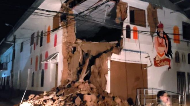 Un fuerte sismo de magnitud 7,5 sacude el norte de Perú y se siente en Ecuador
