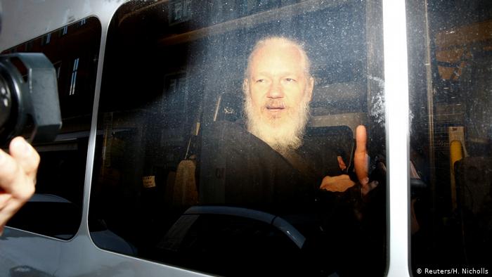 Fiscalía sueca pide detener a Assange como sospechoso de violación