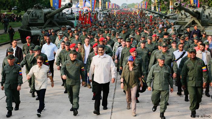 Maduro ordena capturar a cualquier «traidor» en la Fuerza Armada