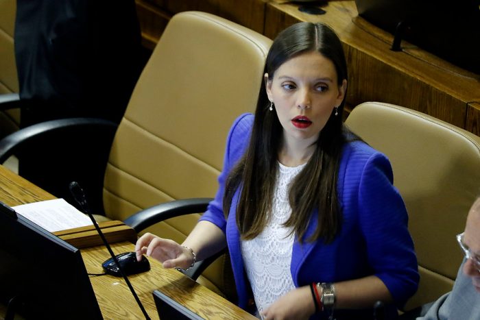 Camila Flores: el fuego amigo para la agenda legislativa del Gobierno