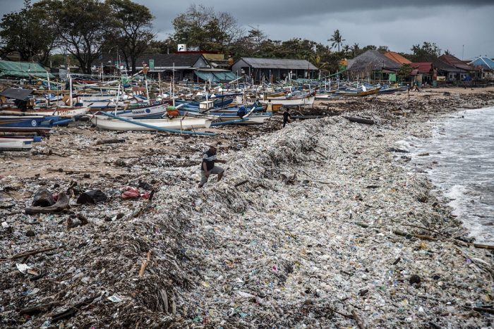 Corona x Parley se asocia con reconocidas personalidades para apoyar la prohibición del plástico de un solo uso en Bali