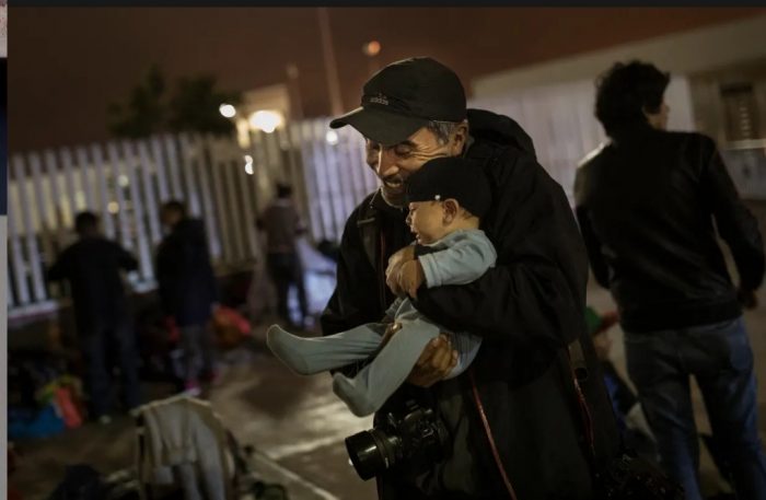 Fotógrafo chileno que ganó el Pulitzer: «Espero que la migración en Chile nos ayude a concebir la diversidad»