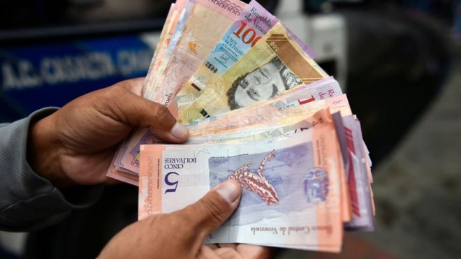 Hiperinflación en Venezuela: qué busca el gobierno con los nuevos billetes (y cuánto pueden tardar en perder valor)