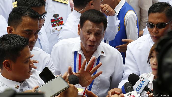 Indignación en Filipinas luego que Duterte aseguró haberse «curado» de ser gay