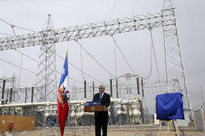 Piñera inaugura línea de transmisión que fortalece sistema eléctrico de Chile