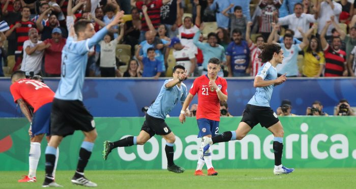 Copa América: Chile cede el liderato ante Uruguay y se enfrentará a Colombia en cuartos de final