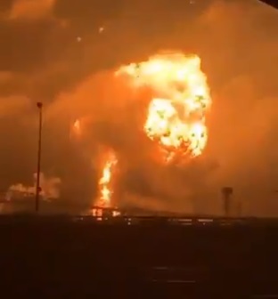 Impactantes explosiones en compañía petrolera sacudieron a Filadelfia