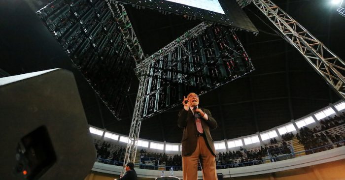 Talcahuano rompe récord nacional con charla científica de José Maza