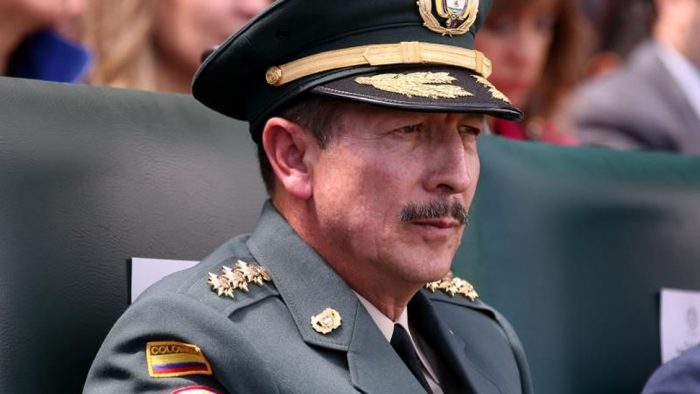 Jefe de Ejército colombiano dirigió una brigada acusada de matar civiles haciéndolos pasar como guerrilleros de las FARC