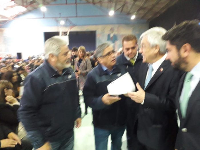 La carta que los trabajadores del acero entregaron a Piñera para proteger el empleo en el sector