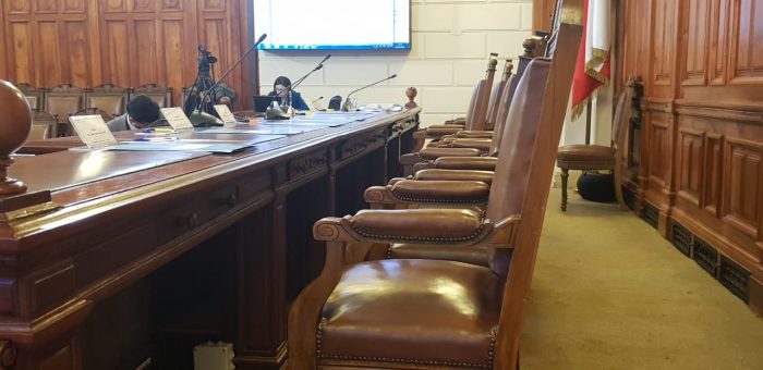 Goic se indignó por ausencias de ministro y senadores de Chile Vamos en sesión de la Ley del Cáncer: “Es una burla”