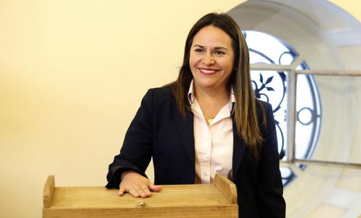 Diputada Pérez advierte que el Gobierno «se enredó» con la descentralización y la elección de gobernadores